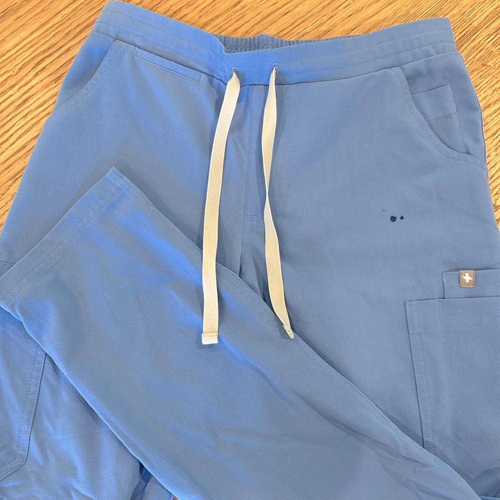 Figs Yola Straight Leg Scrubs